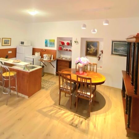 Apartment Lara ดูบรอฟนิก ภายนอก รูปภาพ